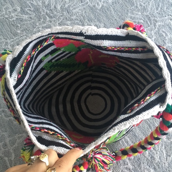 Hand Woven Shoulder Bag - Picture 4 of 5